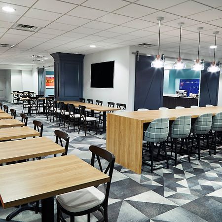 Holiday Inn Express Nashville-Downtown - Broadway By Ihg Buitenkant foto