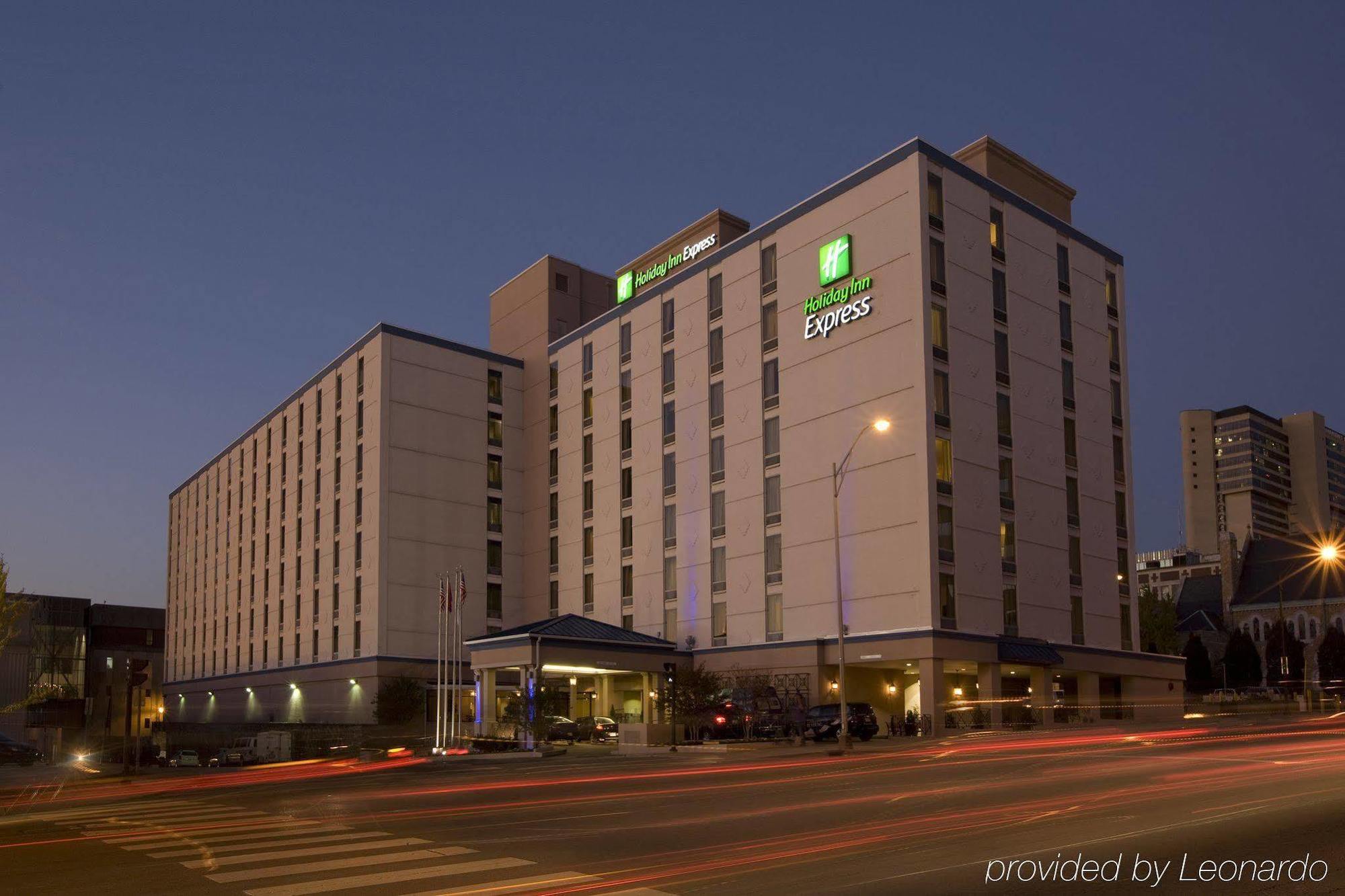 Holiday Inn Express Nashville-Downtown - Broadway By Ihg Buitenkant foto