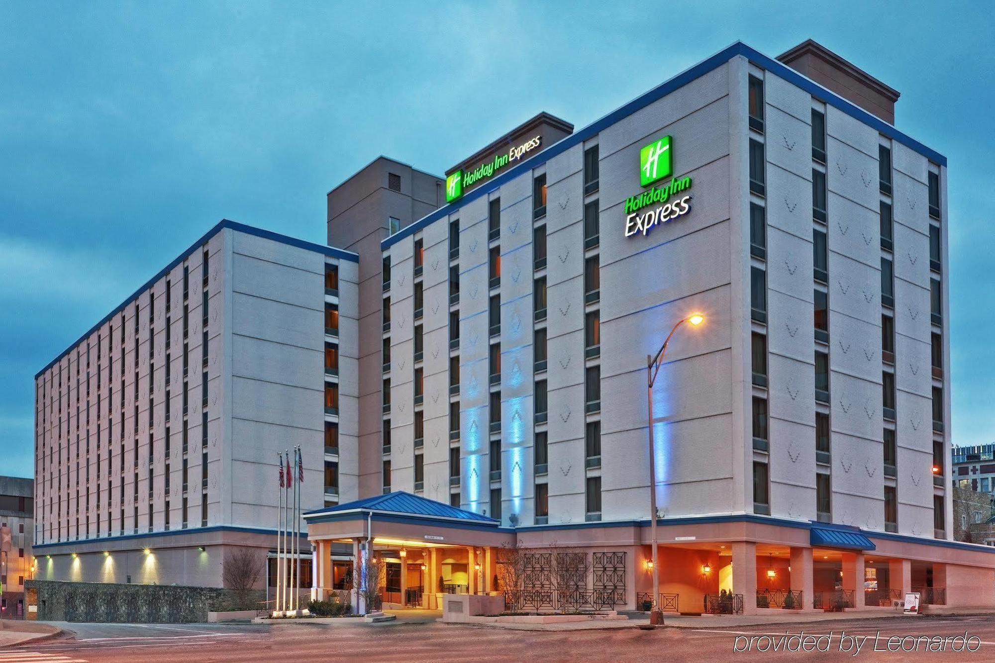 Holiday Inn Express Nashville-Downtown - Broadway By Ihg Buitenkant foto